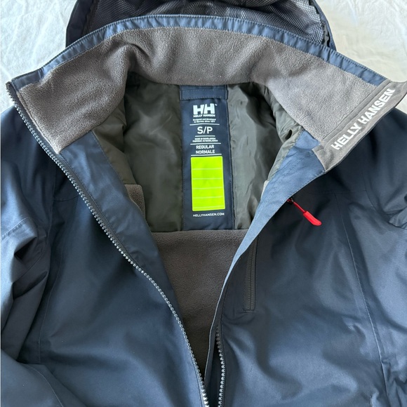 Helly Hansen Women's Crew Hooded Midlayer Jacket in Navy - Picture 5 of 5